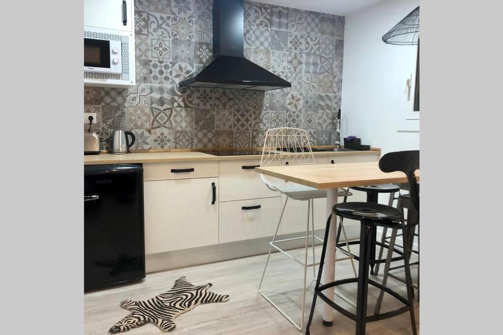 M5 Cool Terrace. Metro 1 Min. Center 15' By Metro Appartement Esplugues de Llobregat Buitenkant foto